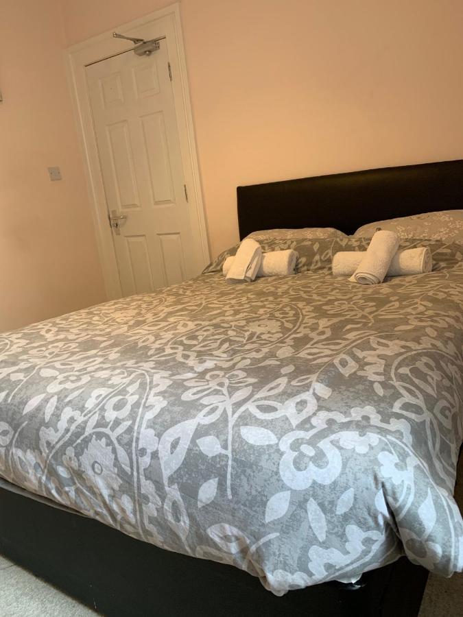 12 Person 6 Bedroom Self Catering House Liverpool Extérieur photo