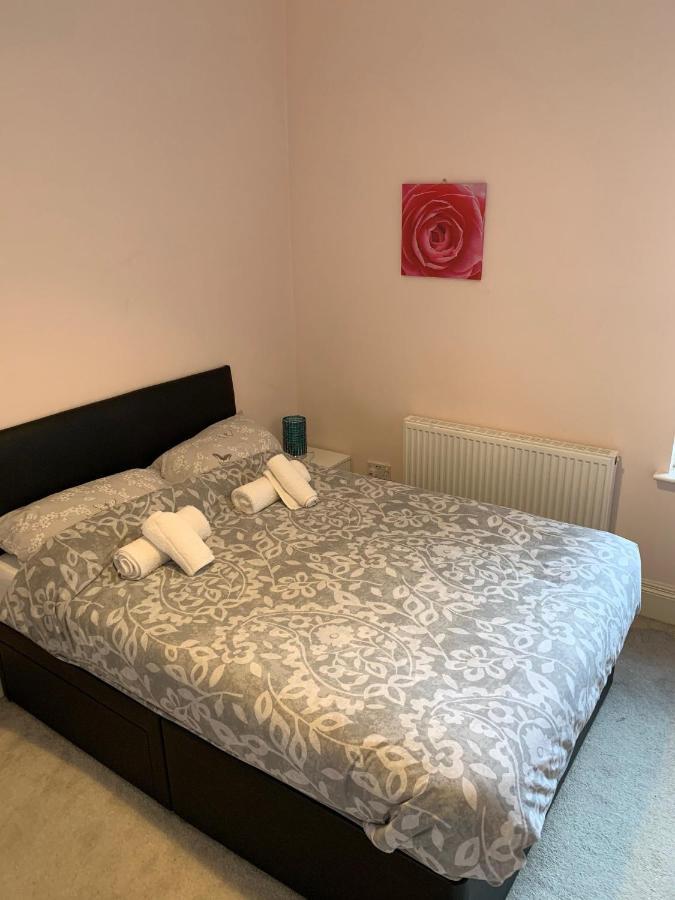 12 Person 6 Bedroom Self Catering House Liverpool Extérieur photo