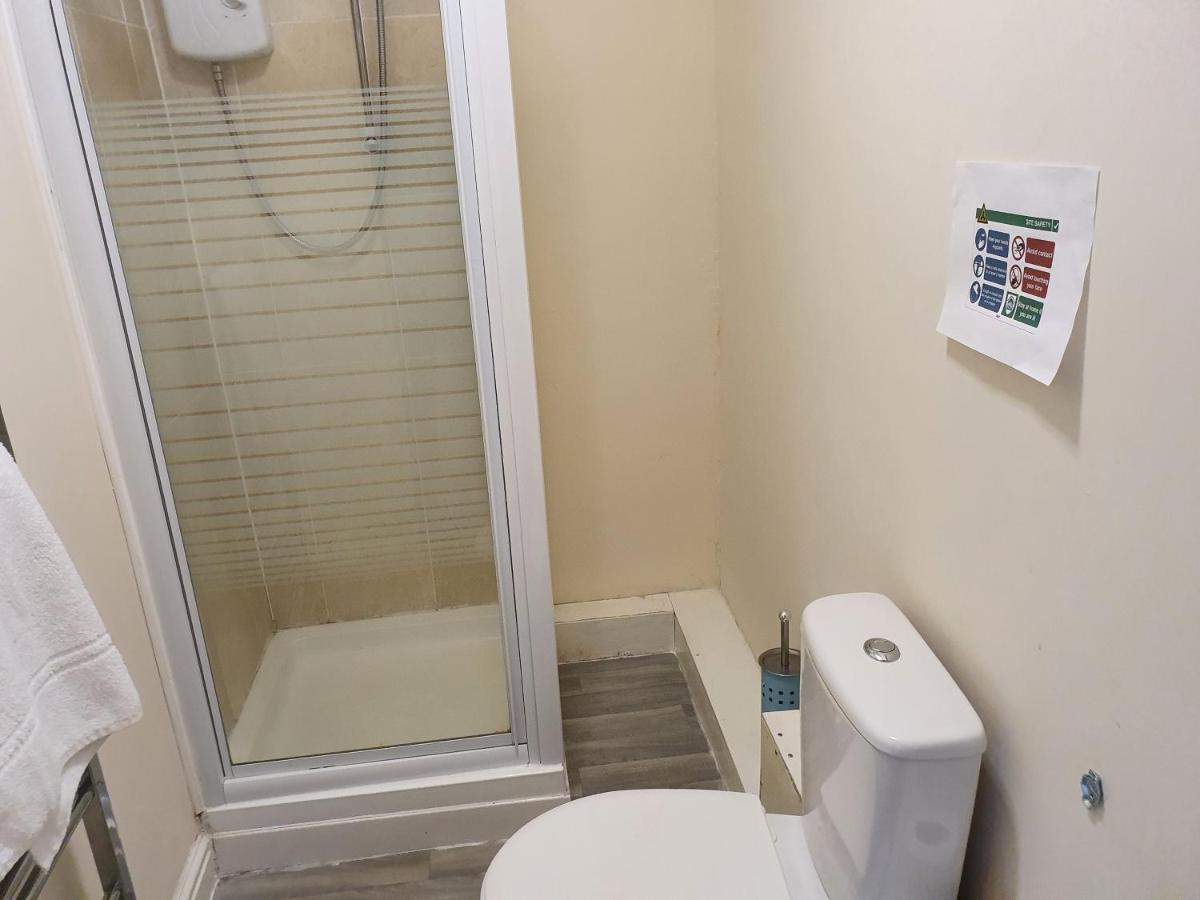 12 Person 6 Bedroom Self Catering House Liverpool Extérieur photo